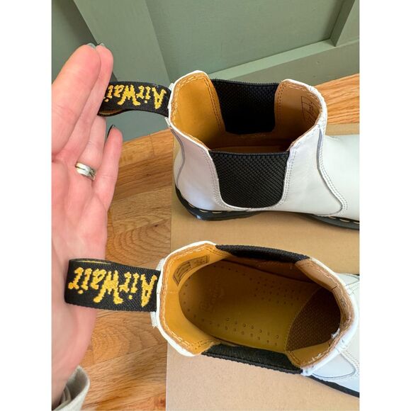 Doc Martens White Softy T Chelsea Boots 2976 Dr. Martens, Women’s Size 6 NIB NEW - Picture 13 of 16